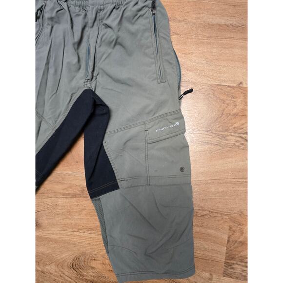 Endura Hummvee 3/4 Cycling Gray Black Outdoor Trail Shorts MTB Mountain Bike L - Picture 2 of 16
